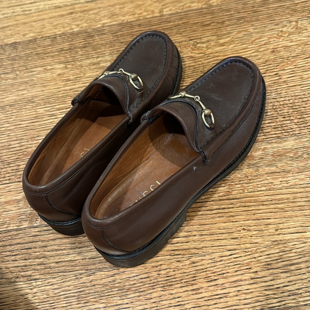 Like new Gucci loafs gold